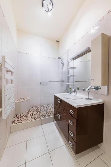 Haussmannian Apartment, Near Champs-Elysees Paryż Zewnętrze zdjęcie